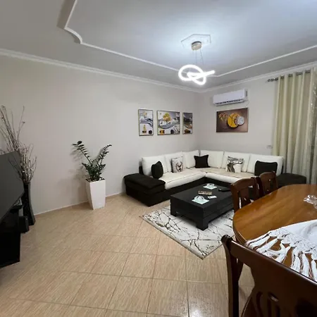 Roku Apartament *