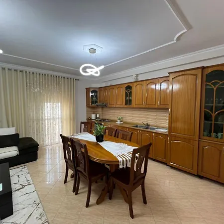 Roku Apartament
