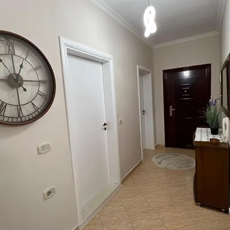 Roku Apartament *